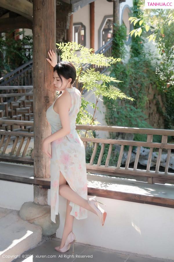   [XiuRen]高清写真图 2025.02.17 No.9893 麦田 丝袜美腿第16张图片